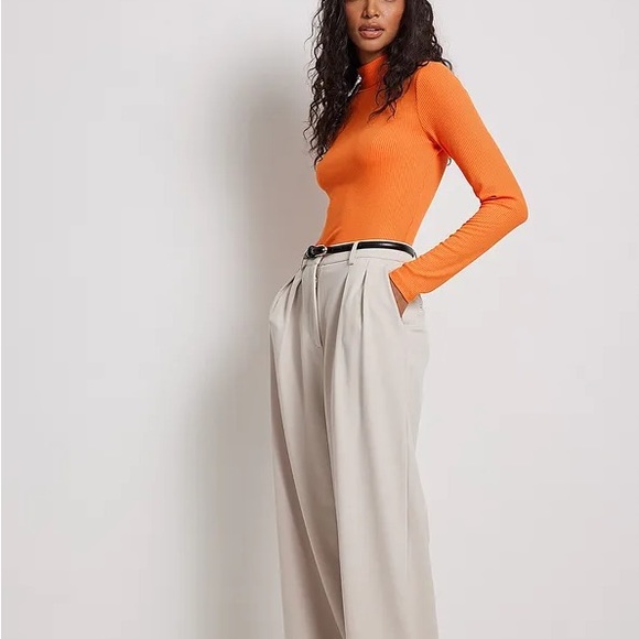 Neon Ribbed Sweater - Picture 4 of 4